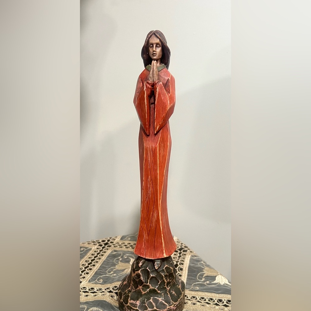 Southern Living Vintage Religious Folk Art Style, Hand carved praying woman 15”